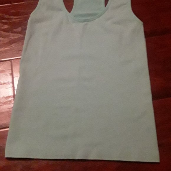 🌟 3/$10 🌟 La Vie En Rose cropped tank- Size S, Aqua - Picture 2 of 5